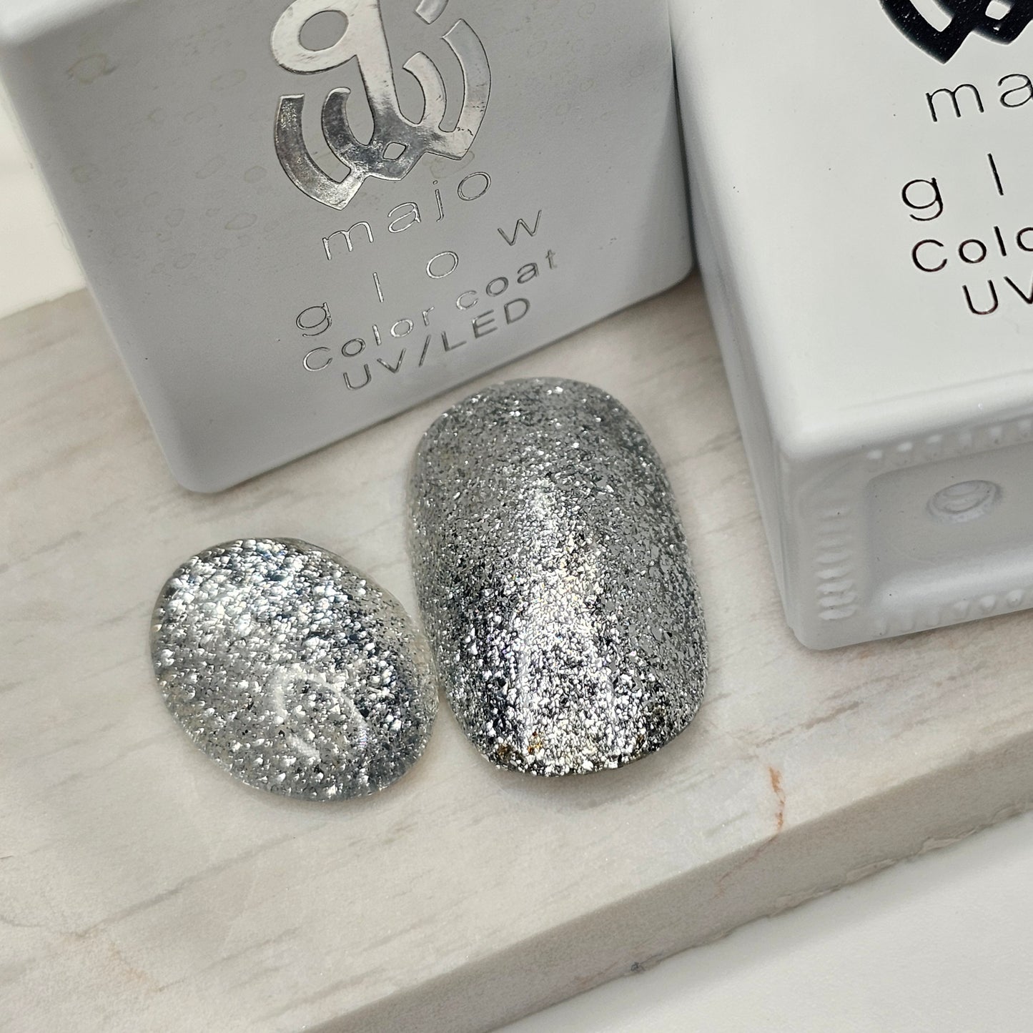GLITER PLATINIUM AND REFLECTIVE NAIL GEL POLISH